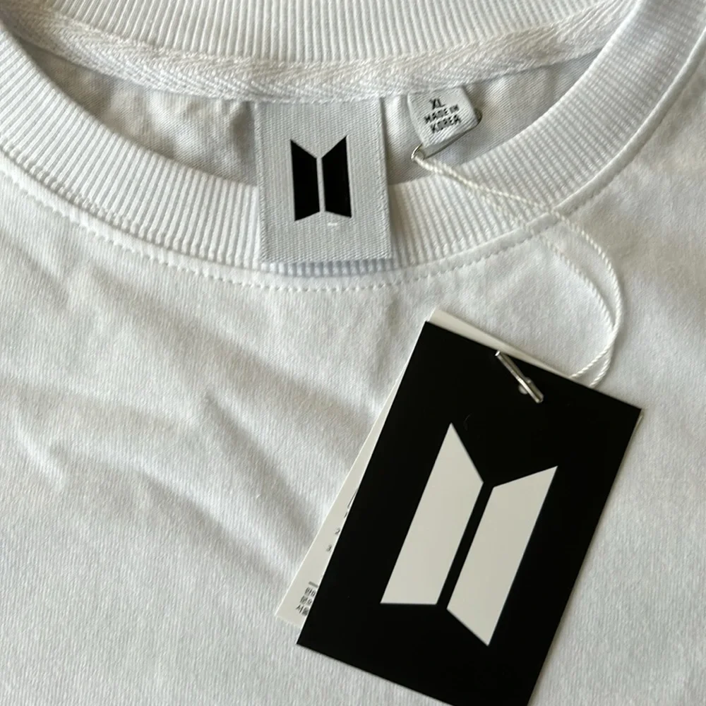 BTS V Layover T-Shirt - Picture 3 of 4